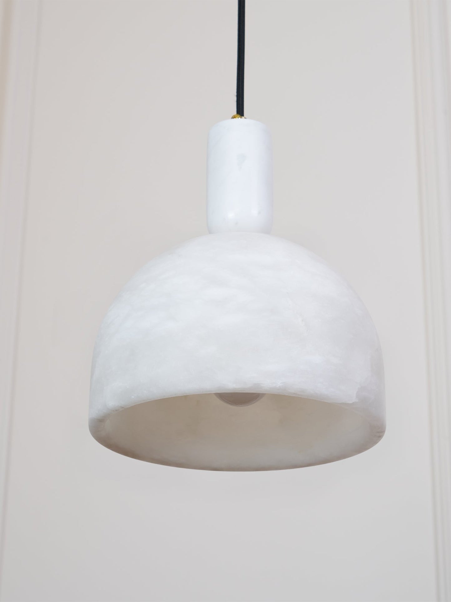 blair-alabaster-pendant-light-51_4e505a54-c89d-4380-b348-43d0e76bc6e8.jpg