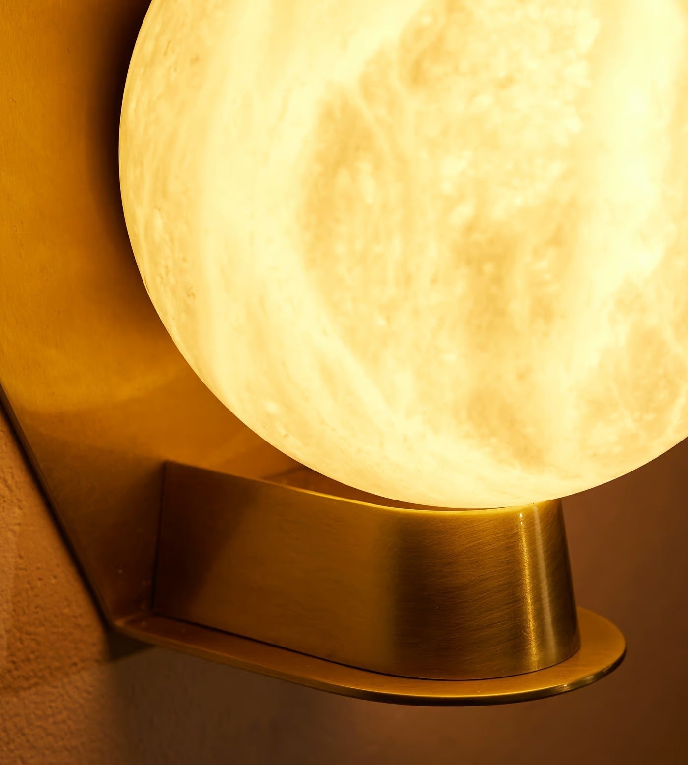 alabaster-orb-wall-sconce-6_00665912-4875-4639-beae-f312896ca073.jpg