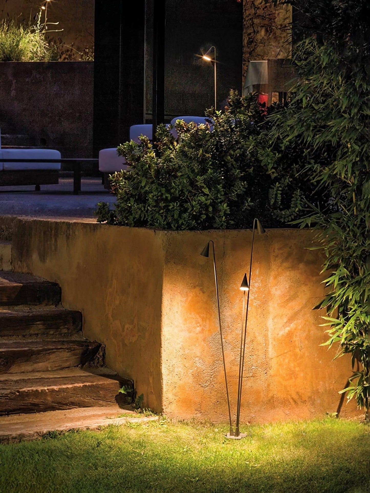 bellflower-outdoor-floor-lamp-19_804898d3-be4f-4ede-9770-67ccc7b308fe.jpg