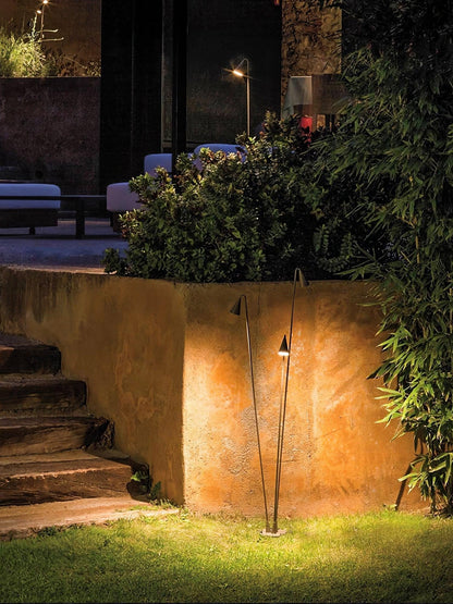 bellflower-outdoor-floor-lamp-28_01c57793-7e74-44d2-ac69-d6b8ff31c1ee.jpg