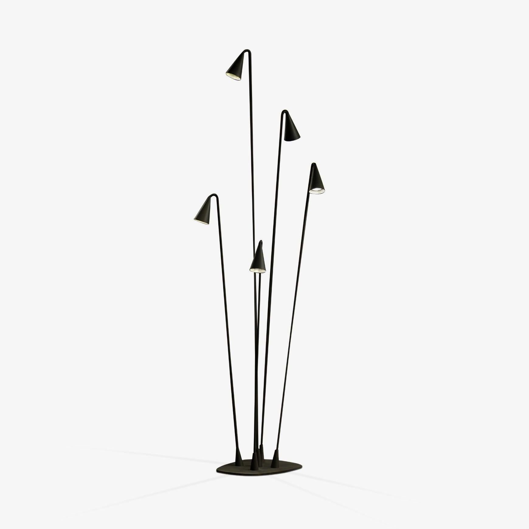 bellflower-outdoor-floor-lamp-33_bd9ad9fa-adf3-4170-a467-029e4f0c07fe.jpg