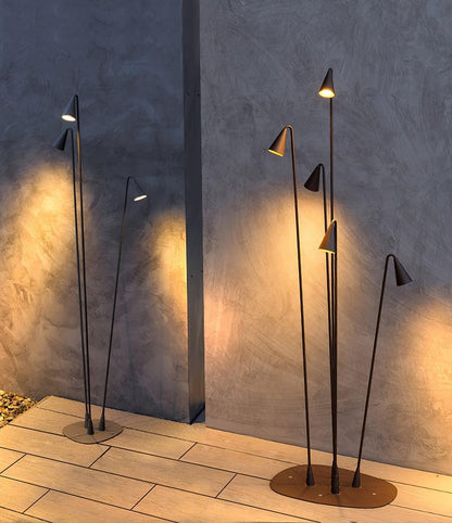 bellflower-outdoor-floor-lamp-9_f522bc97-41e0-40a4-a8c7-96248c299b43.jpg