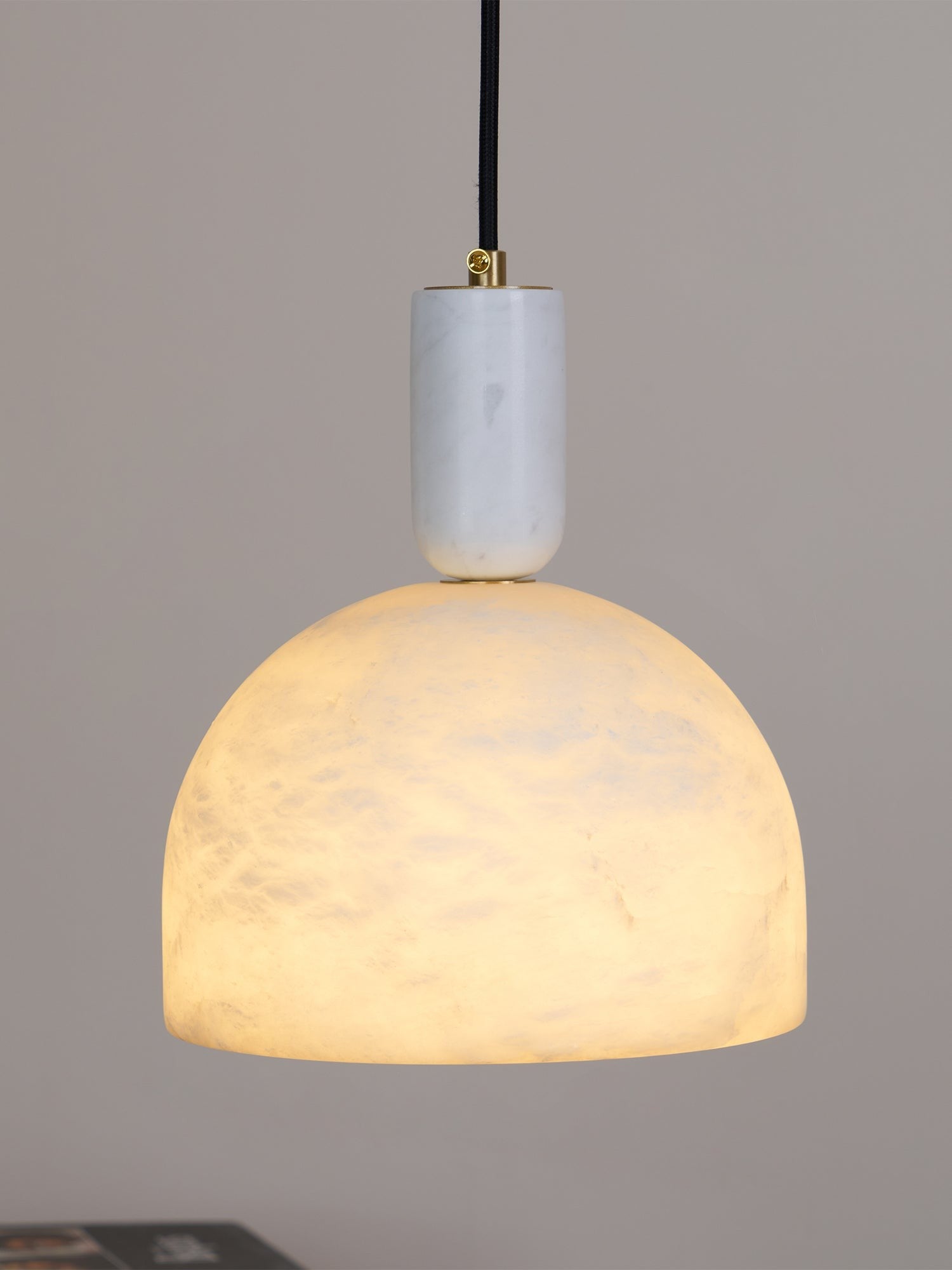 blair-alabaster-pendant-light-45_10eebcbc-7e2d-4ffc-9c52-437b666d2969.jpg
