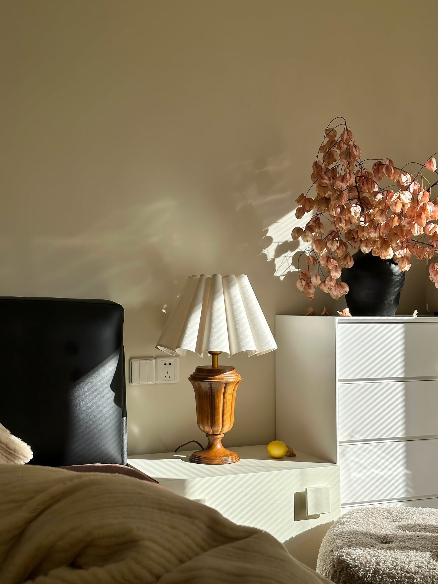 Florence Tulip Carved Wood Table Lamp