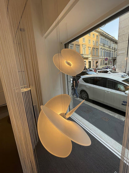 Levante Organic Form Pendant Lamp