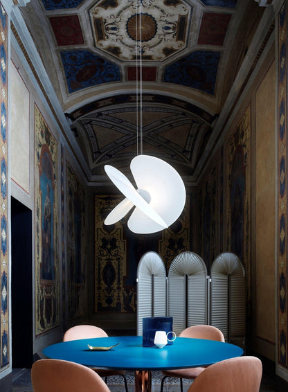 Levante Organic Form Pendant Lamp