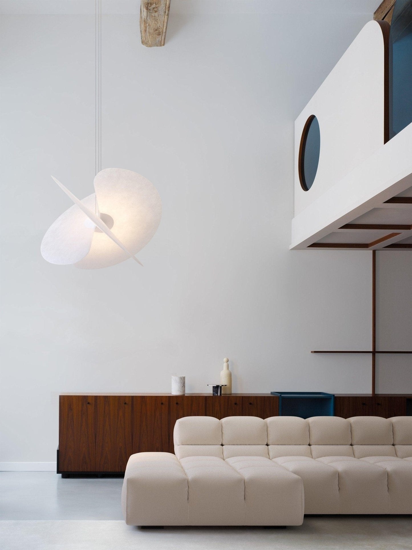 Levante Organic Form Pendant Lamp