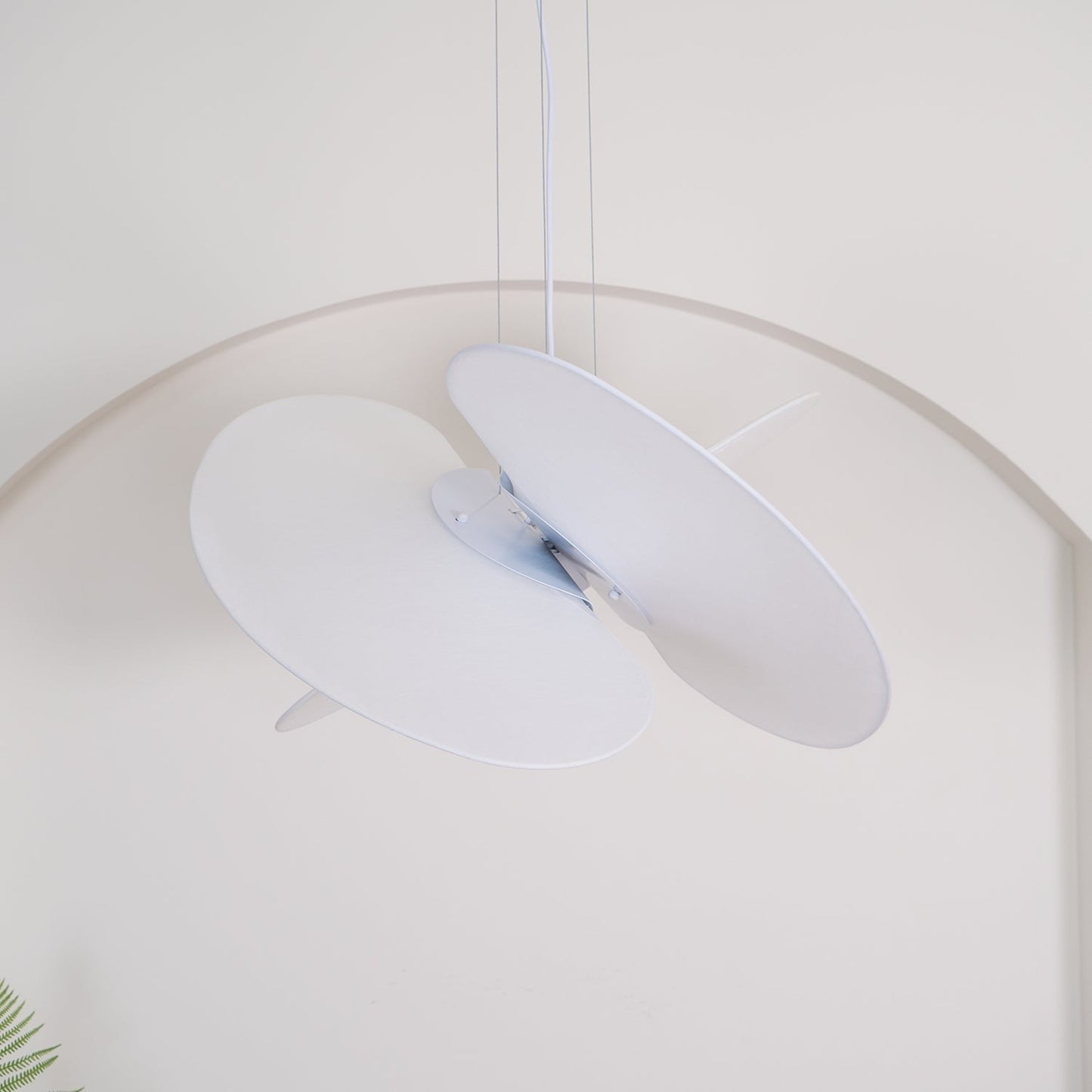Levante Organic Form Pendant Lamp