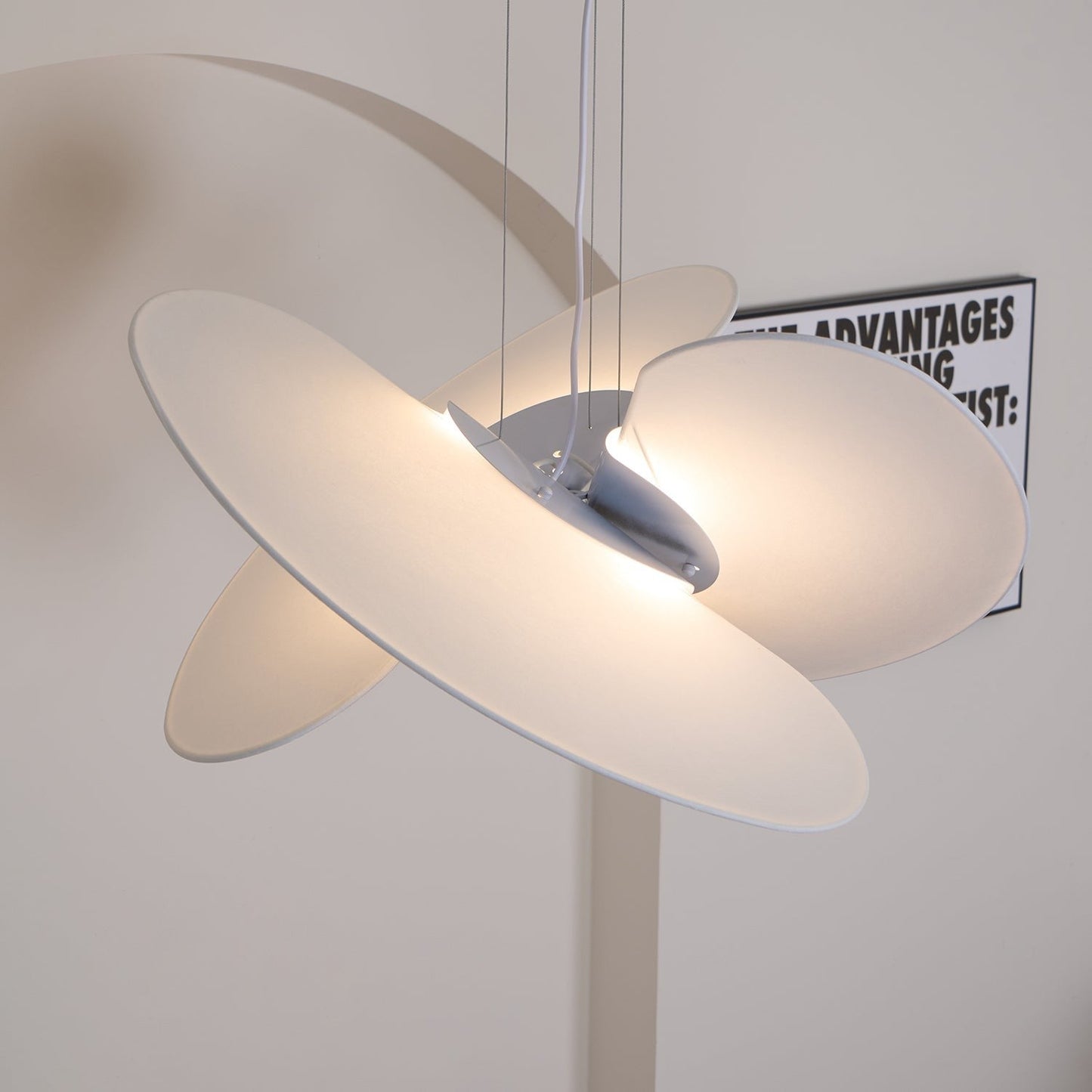 Levante Organic Form Pendant Lamp