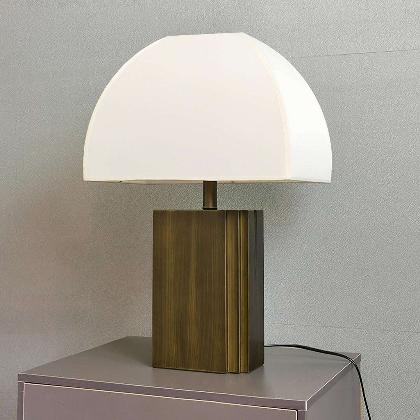 Oregon Resin Sculpted Table Lamp