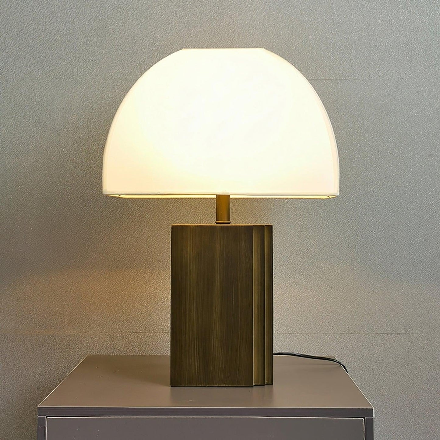 Oregon Resin Sculpted Table Lamp