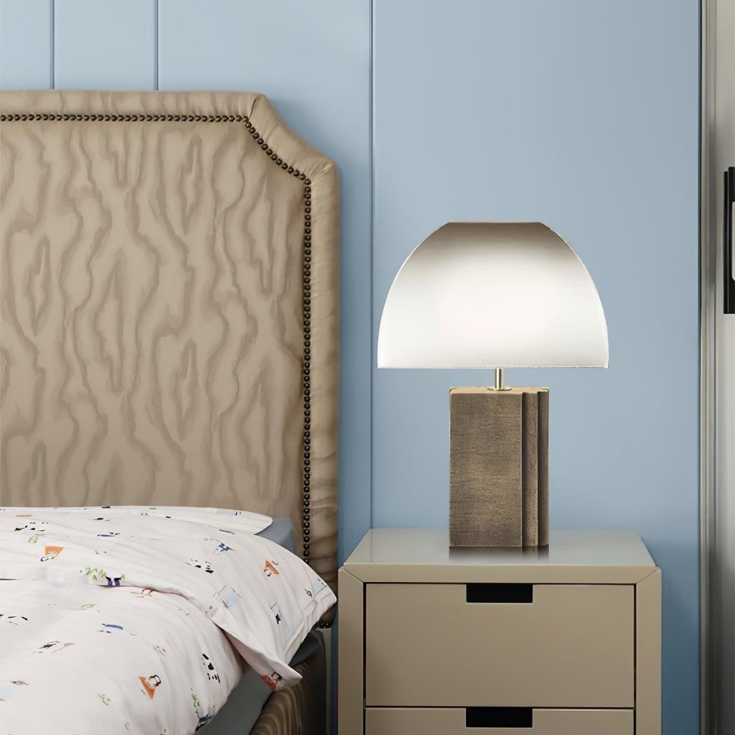 Oregon Resin Sculpted Table Lamp