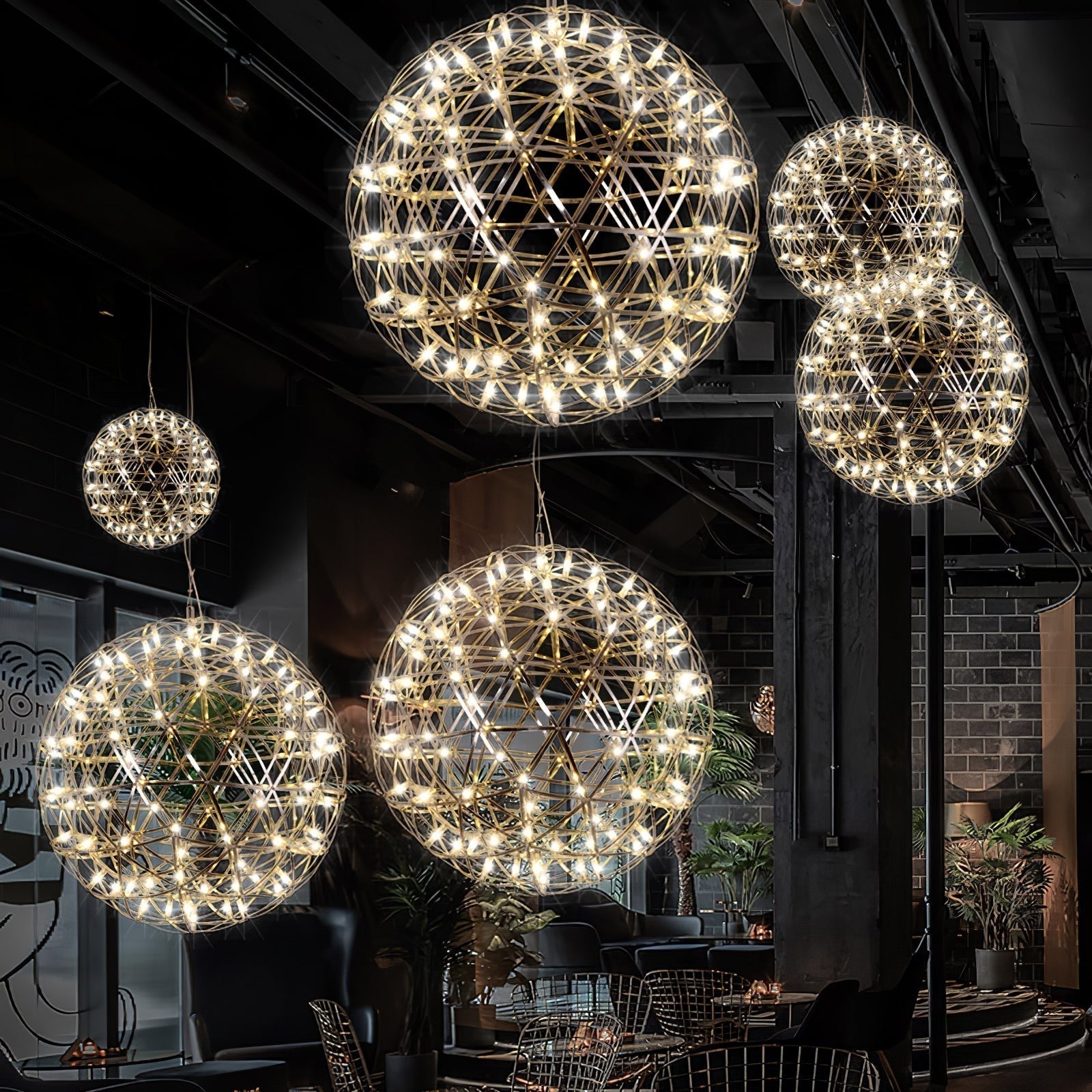 silver-spark-sphere-led-pendant-light-15_1ab127bb-95c3-49df-af6f-15f0d845f5e7.jpg