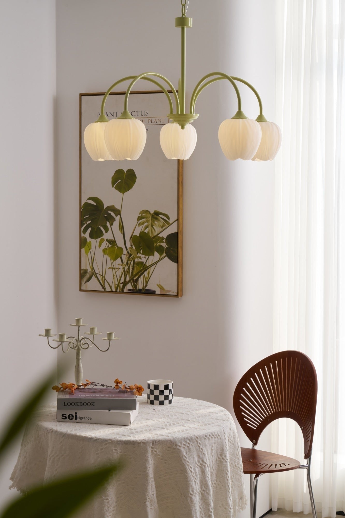 tulip-matcha-glass-chandelier-73_db615431-e1cc-4aef-be82-b8ff14d0a91e.jpg